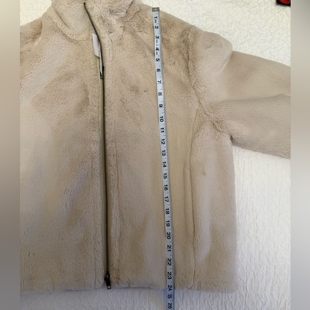 Vince Faux Fur Cream Jacket (Size: Large) - Picture 7 of 16